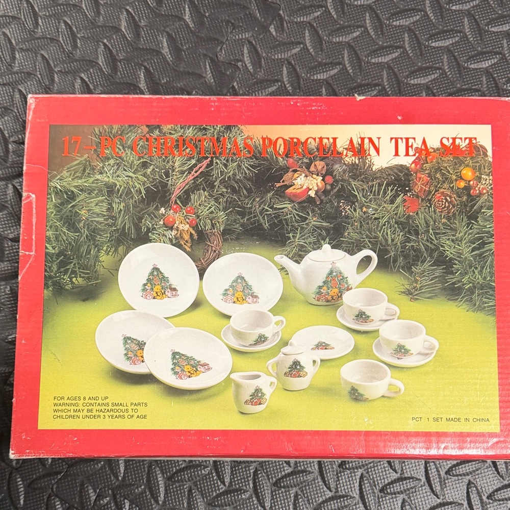 Porcelain Christmas Tea Set with Tree Design myClassic Tea set.